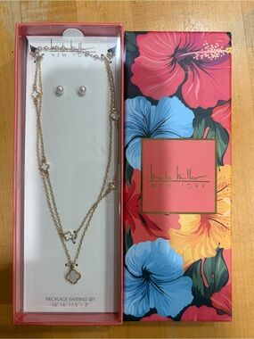 Nicole Miller Necklace Earring Set
15” 16” 17.5”+ 3”